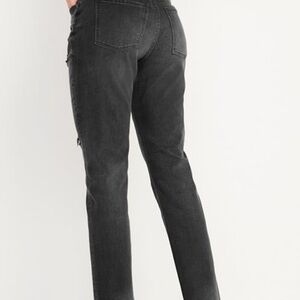 BRAND NEW OLD NAVY
plus size 28 Mid-Rise
Boyfriend Straight
Ripped Black Jeans